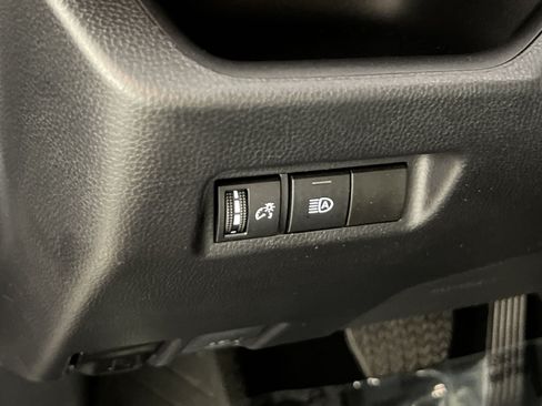 Used 2025 Toyota RAV4 XLE AWD/4WD image 32