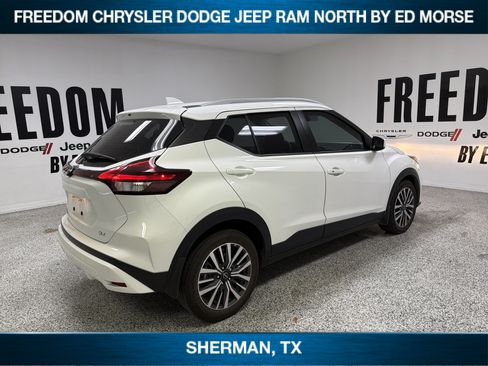 Used 2023 Nissan Kicks SV FWD image 4