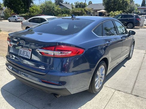 Used 2019 Ford Fusion SE FWD image 9