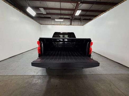 Used 2019 Chevrolet Silverado 1500 Custom Trail Boss w/ Custom Convenience Package AWD/4WD image 9