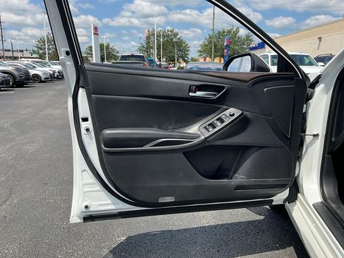 Used 2019 Toyota Avalon XLE w/ Moonroof Package FWD image 18