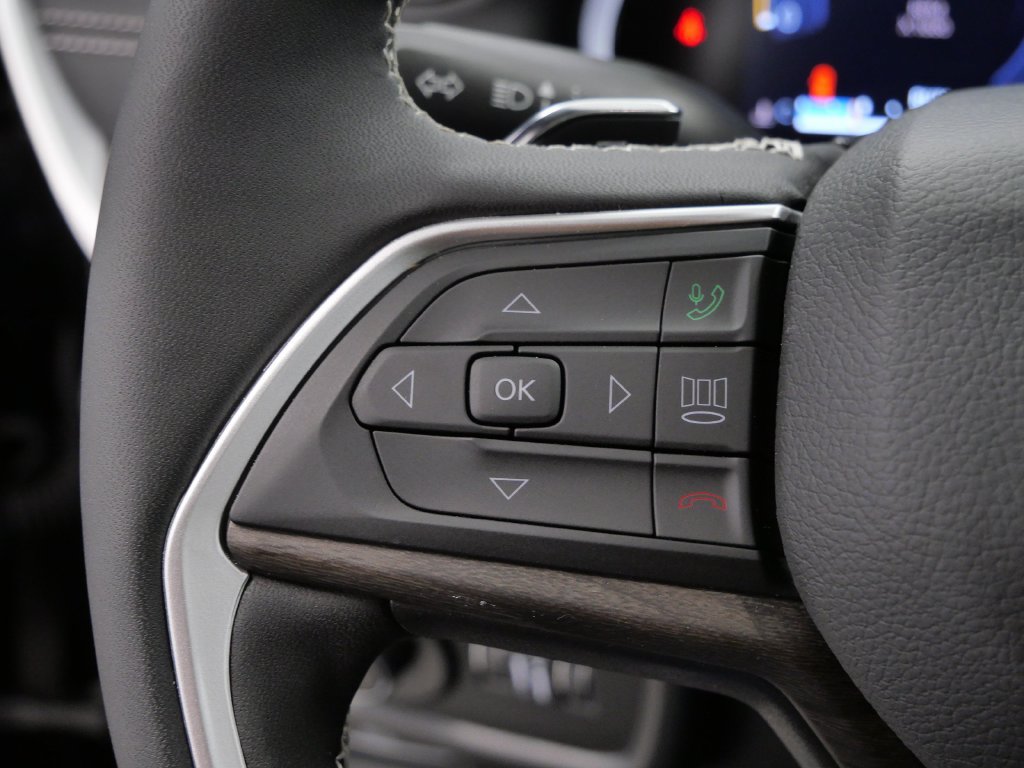 Used 2026 Jeep Grand Cherokee Altitude AWD/4WD image 17