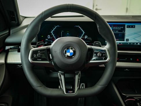 New 2026 BMW 530i xDrive w/ M Sport Package image 28