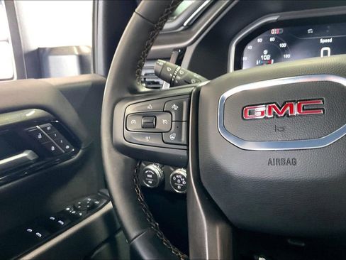 Used 2026 GMC Sierra 2500 AT4 w/ Technology Package AWD/4WD image 8