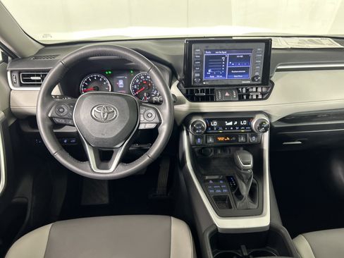 Used 2022 Toyota RAV4 XLE Premium image 43