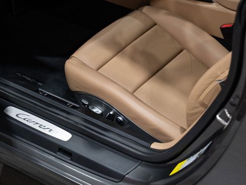 Used 2018 Porsche 911 Carrera RWD image 25