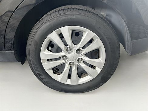 Used 2023 Kia Soul LX image 11