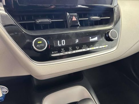 Used 2025 Toyota Corolla LE FWD image 21