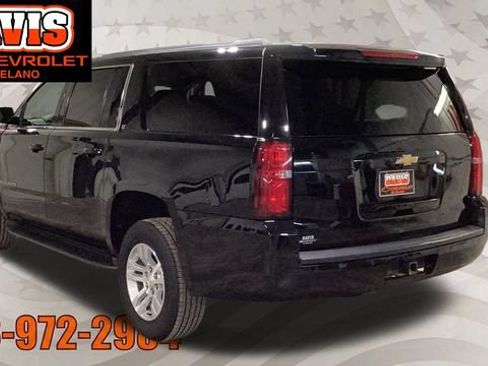 Used 2018 Chevrolet Suburban LT AWD/4WD image 4