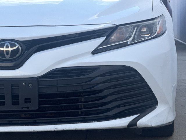 Used 2019 Toyota Camry LE FWD image 8