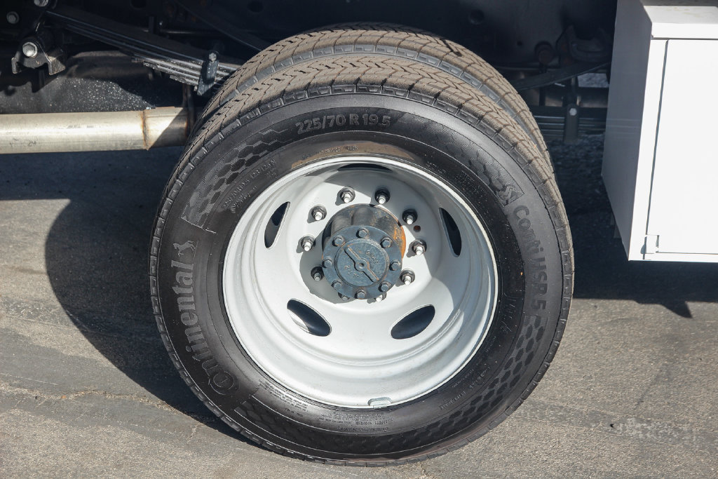 New 2026 Ford F550 4x4 Crew Cab Super Duty image 12