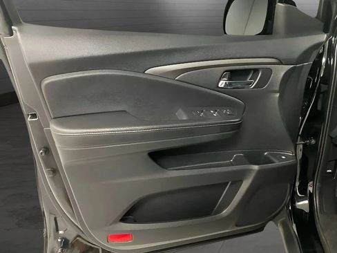 Used 2019 Honda Ridgeline Sport image 11