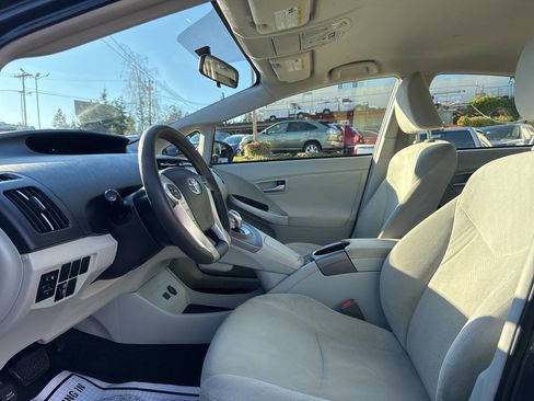 Used 2014 Toyota Prius Two image 30