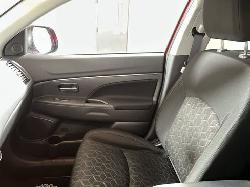 Used 2025 Mitsubishi Outlander Sport LE image 25