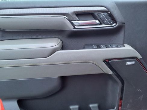 Used 2024 Chevrolet Silverado 2500 ZR2 w/ Technology Package image 18