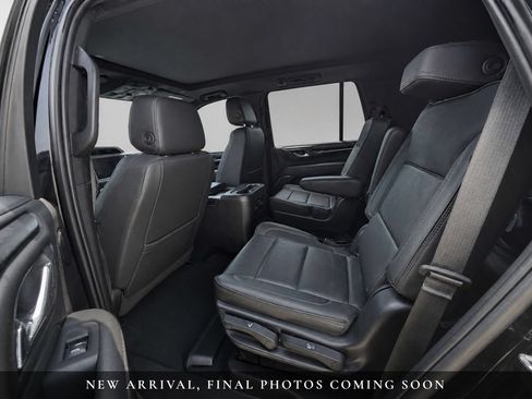 Used 2021 GMC Yukon Denali w/ Denali Premium Package AWD/4WD image 9