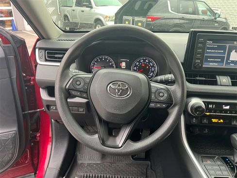Used 2019 Toyota RAV4 XLE image 15