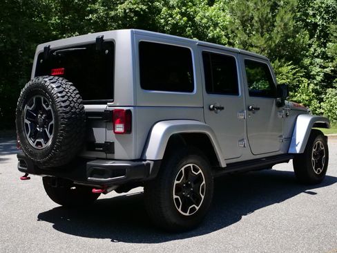 Used 2016 Jeep Wrangler Unlimited Rubicon AWD/4WD image 18