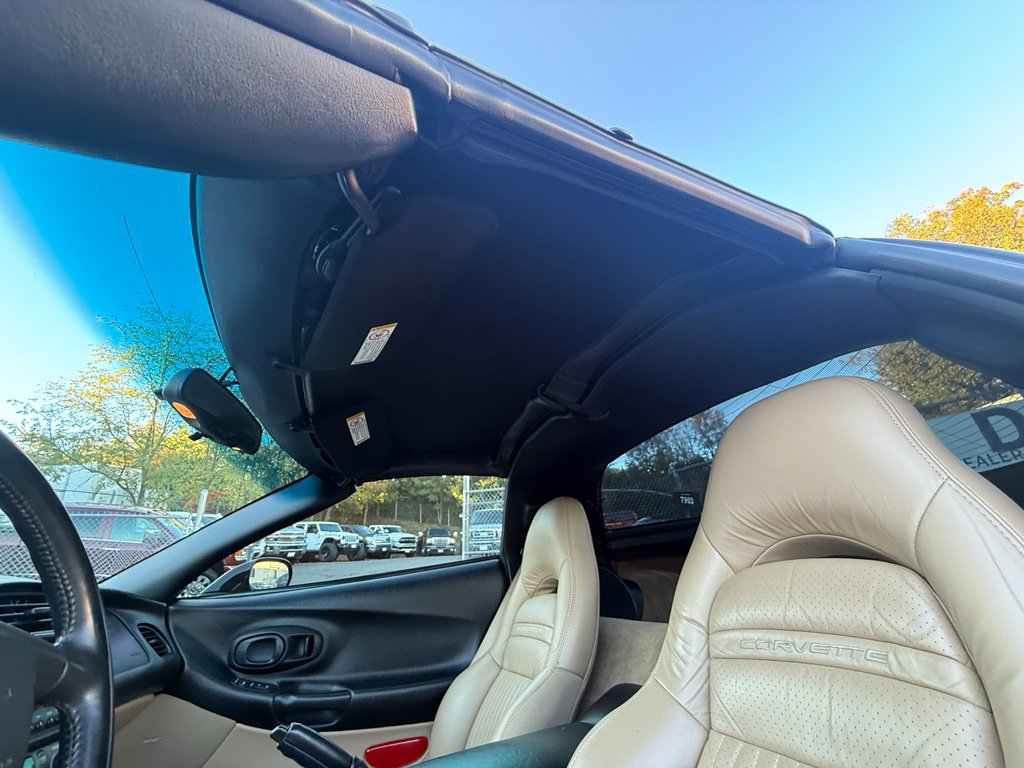 Used 2004 Chevrolet Corvette Coupe RWD image 29