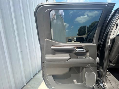 Used 2022 Chevrolet Silverado 1500 RST AWD/4WD image 12
