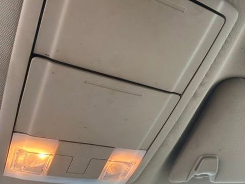 Used 2011 Ford F150 XLT w/ XLT Chrome Pkg image 11