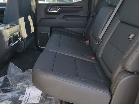 New 2026 GMC Sierra 1500 SLT w/ SLT Premium Package image 7