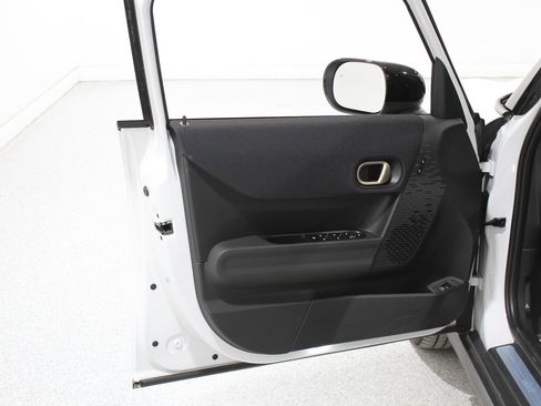 Certified 2025 MINI Cooper S image 4