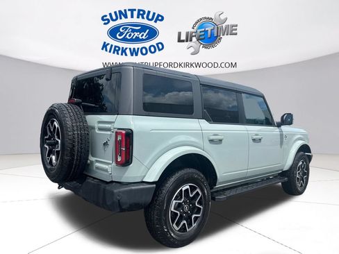 Used 2024 Ford Bronco Outer Banks AWD/4WD image 6