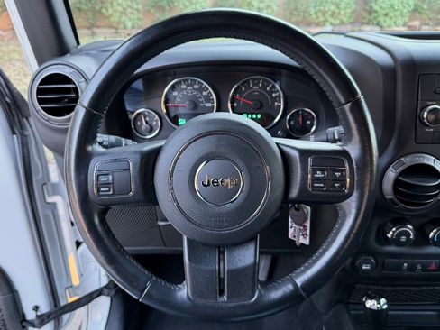 Used 2018 Jeep Wrangler Sport image 25