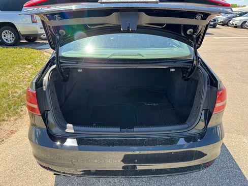 Used 2016 Volkswagen Jetta SE FWD image 36