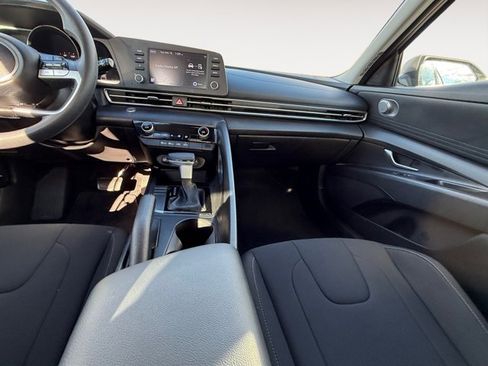 Certified 2023 Hyundai Elantra SEL image 11