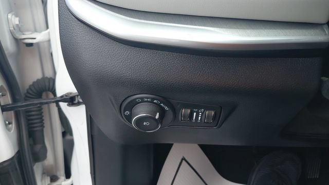 Used 2025 Jeep Compass Limited AWD/4WD image 16