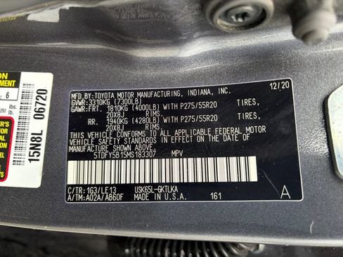 Used 2021 Toyota Sequoia Limited w/ Safety & Convenience Package AWD/4WD image 25