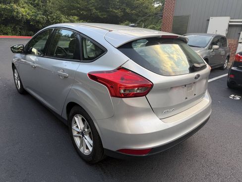 Used 2016 Ford Focus SE FWD image 4