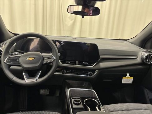 New 2026 Chevrolet Equinox LT FWD image 17