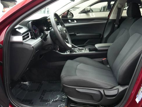 Used 2021 Kia K5 LX image 10