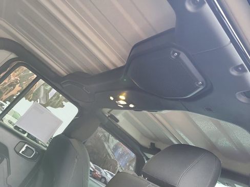 Certified 2021 Jeep Gladiator Sport image 19