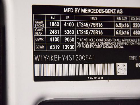 Used 2025 Mercedes-Benz Sprinter 2500 image 14