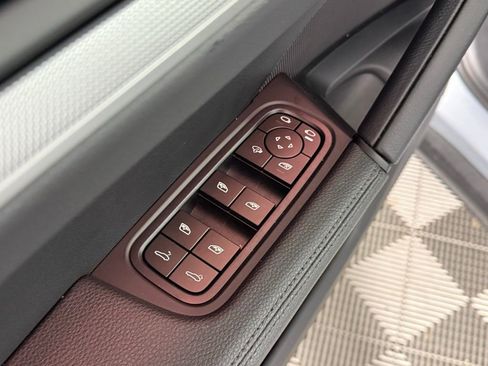 Certified 2025 Porsche Cayenne image 26