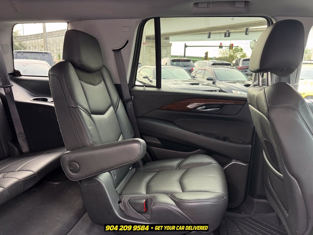 Used 2020 Cadillac Escalade Luxury AWD/4WD image 28