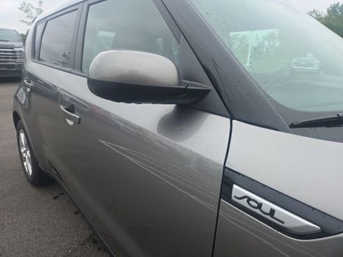 Used 2017 Kia Soul FWD image 5