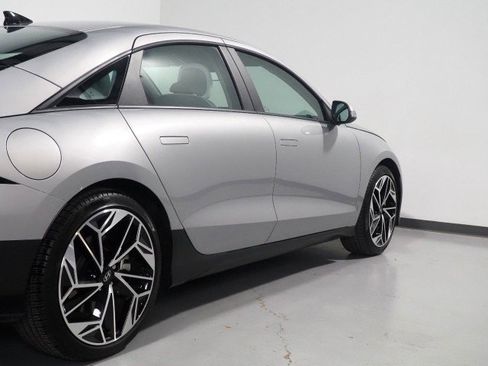Used 2025 Hyundai Ioniq 6 SEL RWD image 52