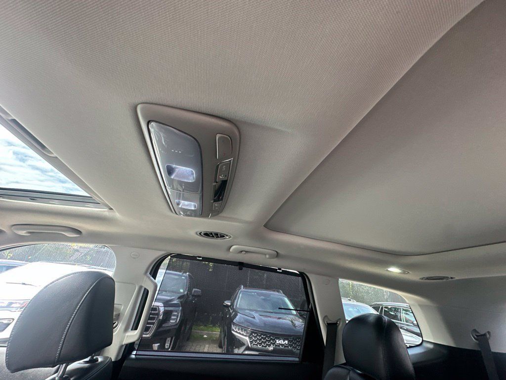 Used 2022 Kia Telluride SX w/ Nightfall Edition Package AWD/4WD image 29