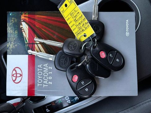 Used 2012 Toyota Tacoma 4x4 Double Cab image 19