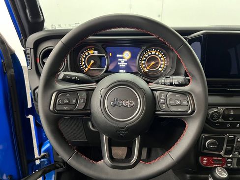 Used 2024 Jeep Wrangler Rubicon image 14