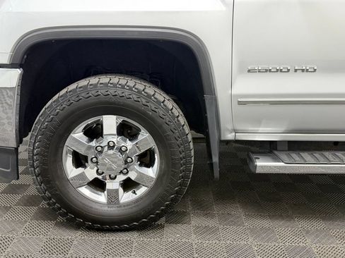 Used 2016 GMC Sierra 2500 SLT w/ Duramax Plus Package AWD/4WD image 10