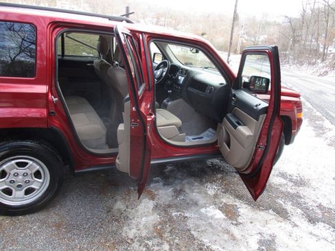 Used 2016 Jeep Patriot Sport w/ Power Value Group image 12