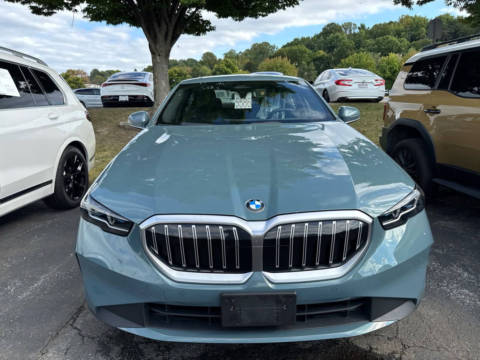 Used 2024 BMW 530i xDrive w/ Convenience Package AWD/4WD image 2