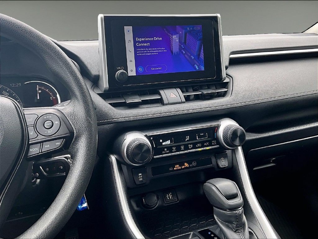 Used 2025 Toyota RAV4 LE AWD/4WD image 18