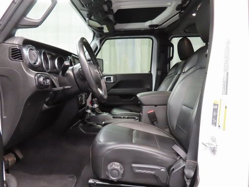 Used 2023 Jeep Wrangler Unlimited Sahara image 9